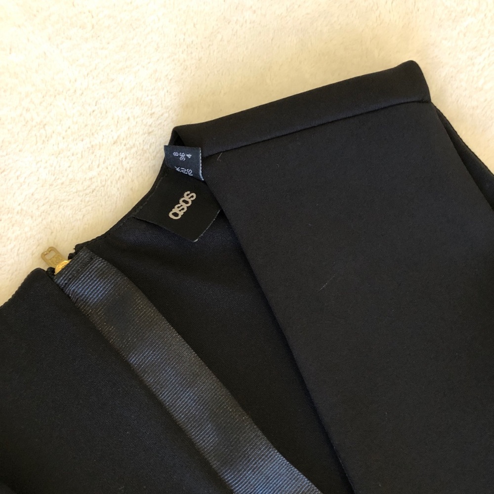 Vneck peplum black dress - Picture 3 of 5